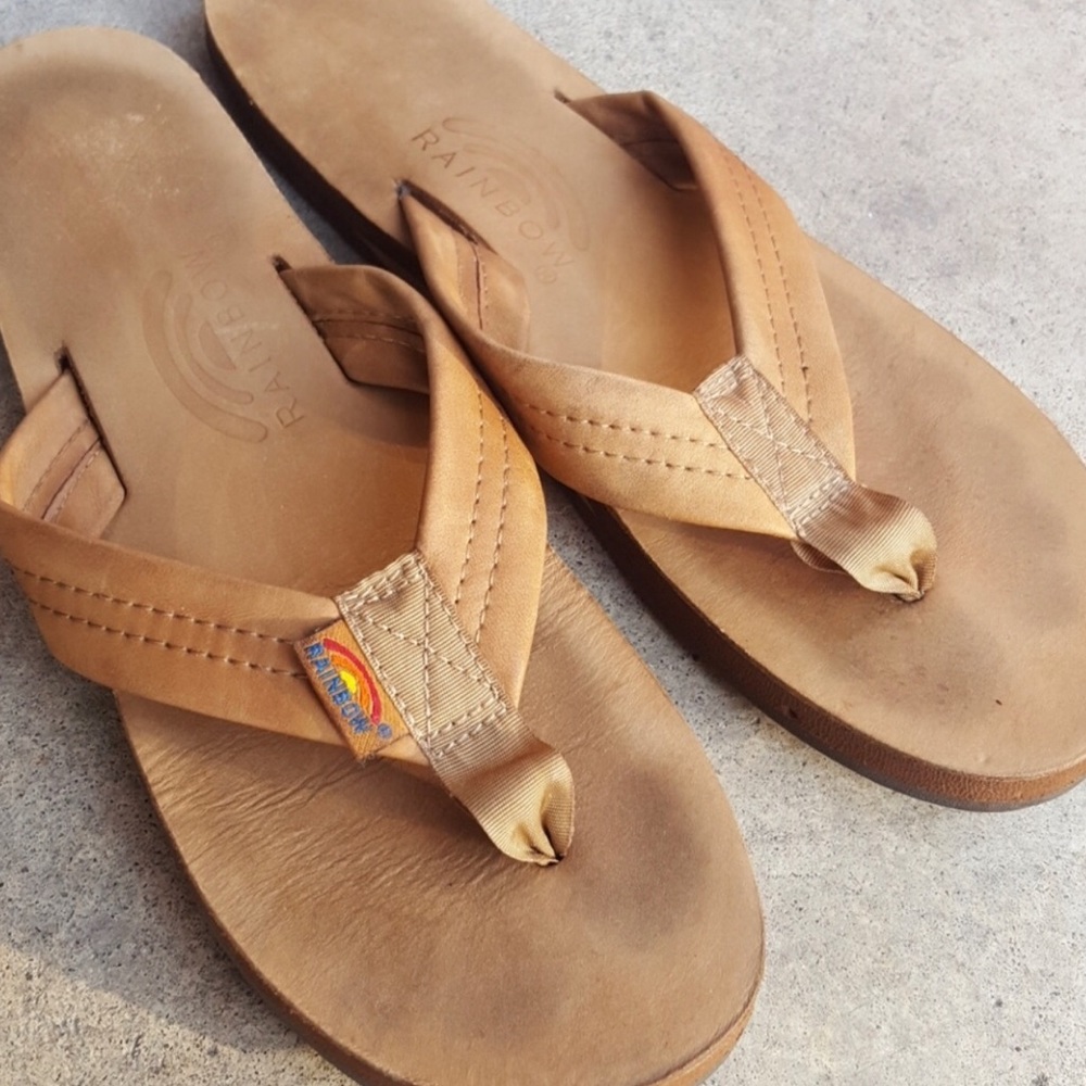 Rainbow size L (7.5-8.5) gently used!